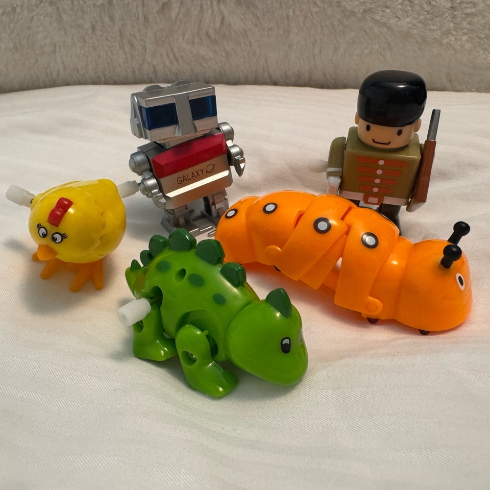 Wind-Up Toys set